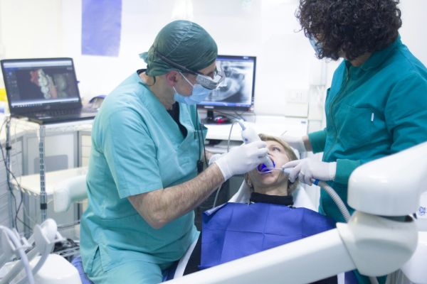 Pourquoi choisir un dentiste à Rosemont pour des soins personnalisés ?